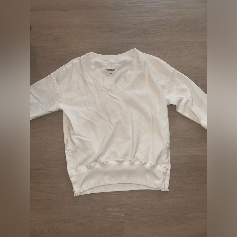 Abercrombie soft af v neck sweatshirt